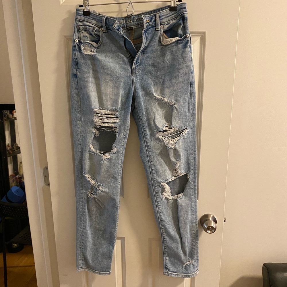 American Eagle ripped mom jeans